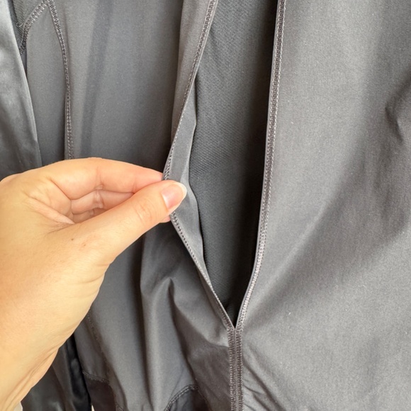 LULULEMON Black Windbreaker Hooded Jacket - Picture 7 of 7